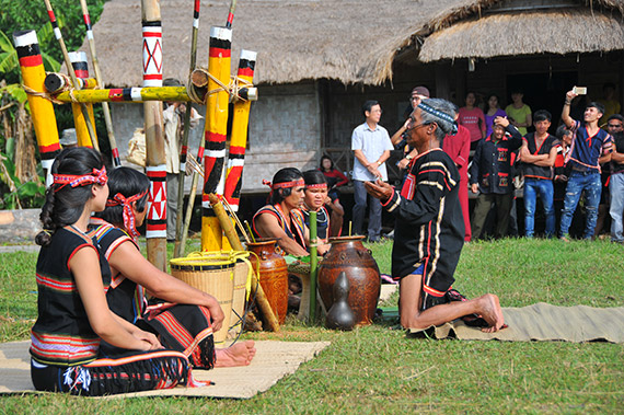 Lễ tạ ơn cha mẹ của người Gia Rai