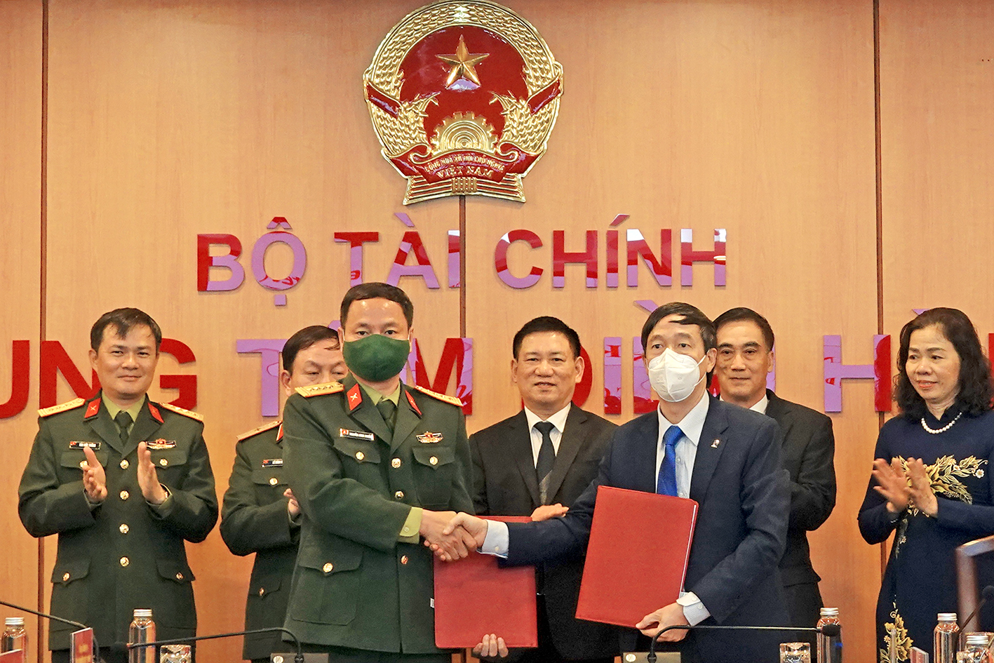 Bộ Tài chính hợp tác với Tập đoàn Viettel trong chuyển đổi số