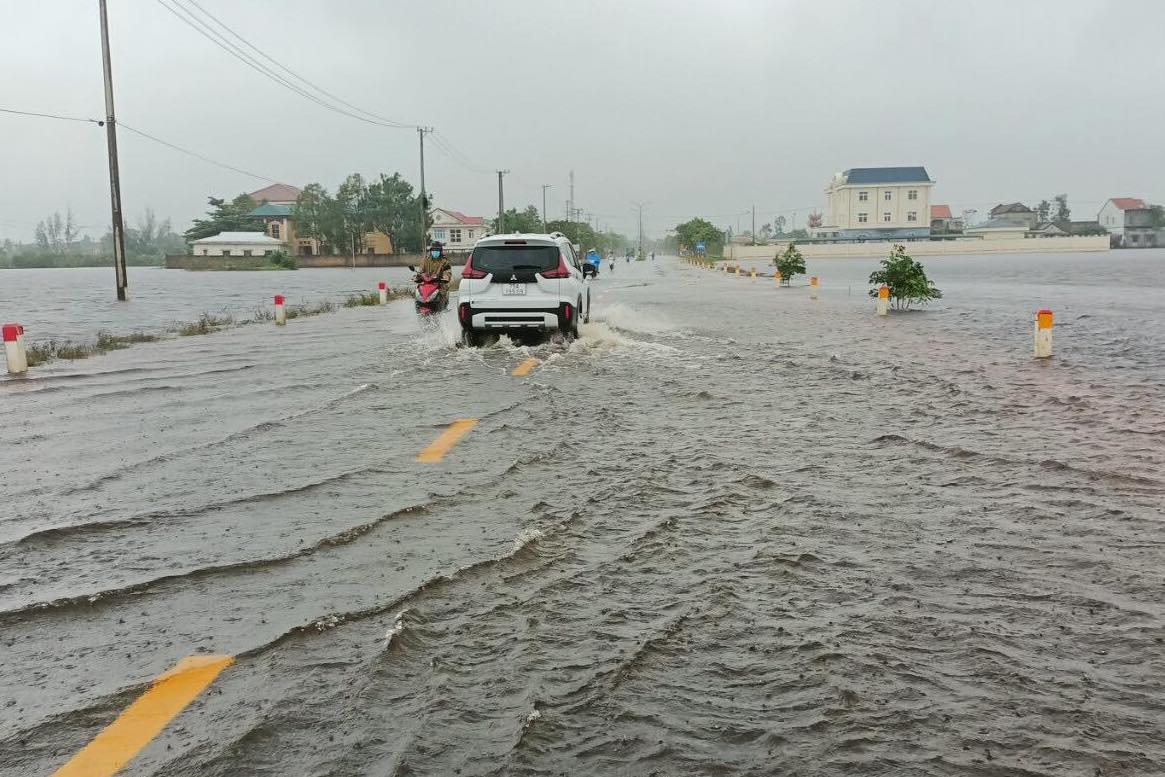 Khu vực Trung Bộ đề phòng lũ quét, sạt lở đất