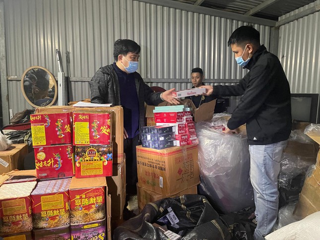 Mua bán, vận chuyển pháo nổ trái phép, đối diện mức án nào