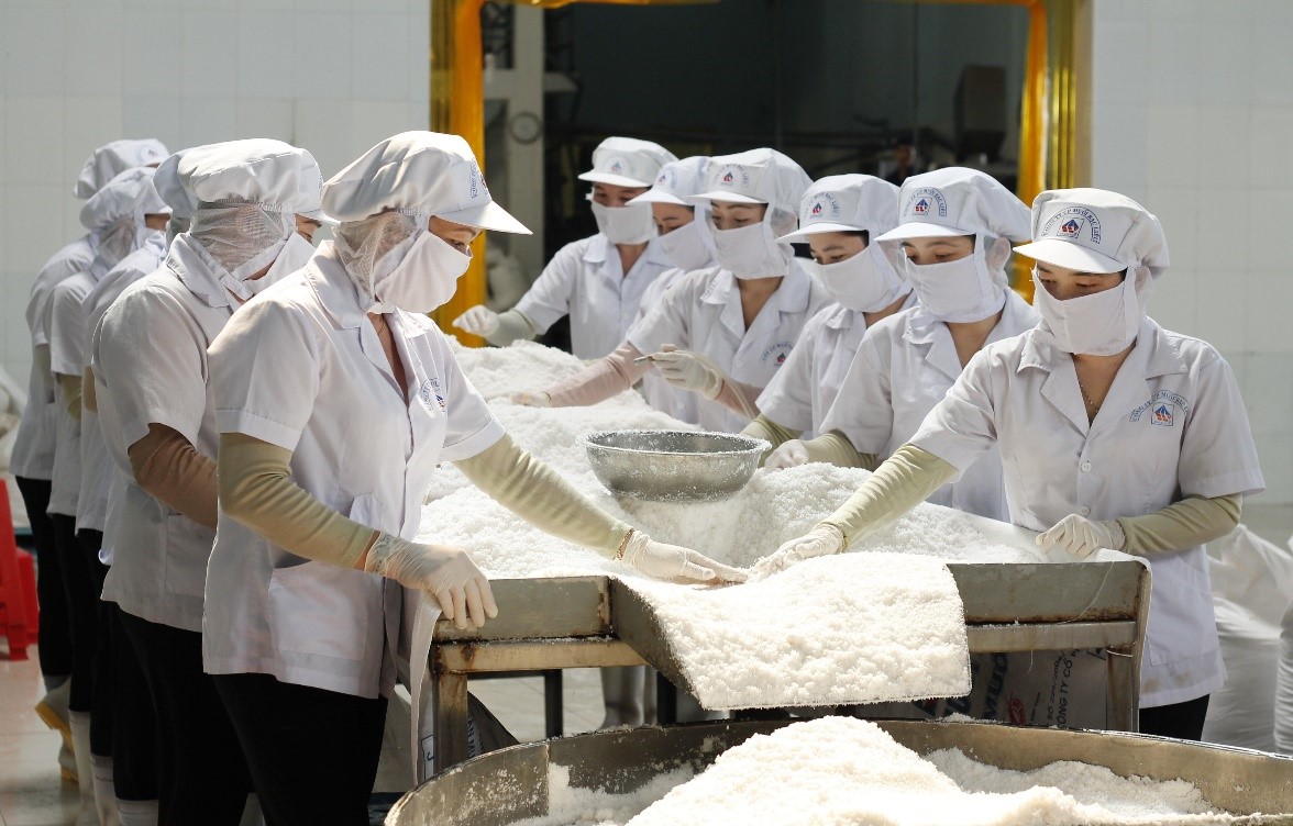 Nâng cao trách nhiệm cùng doanh nghiệp và Nhân dân trong việc thực hiện tốt chính sách pháp luật về bảo hiểm