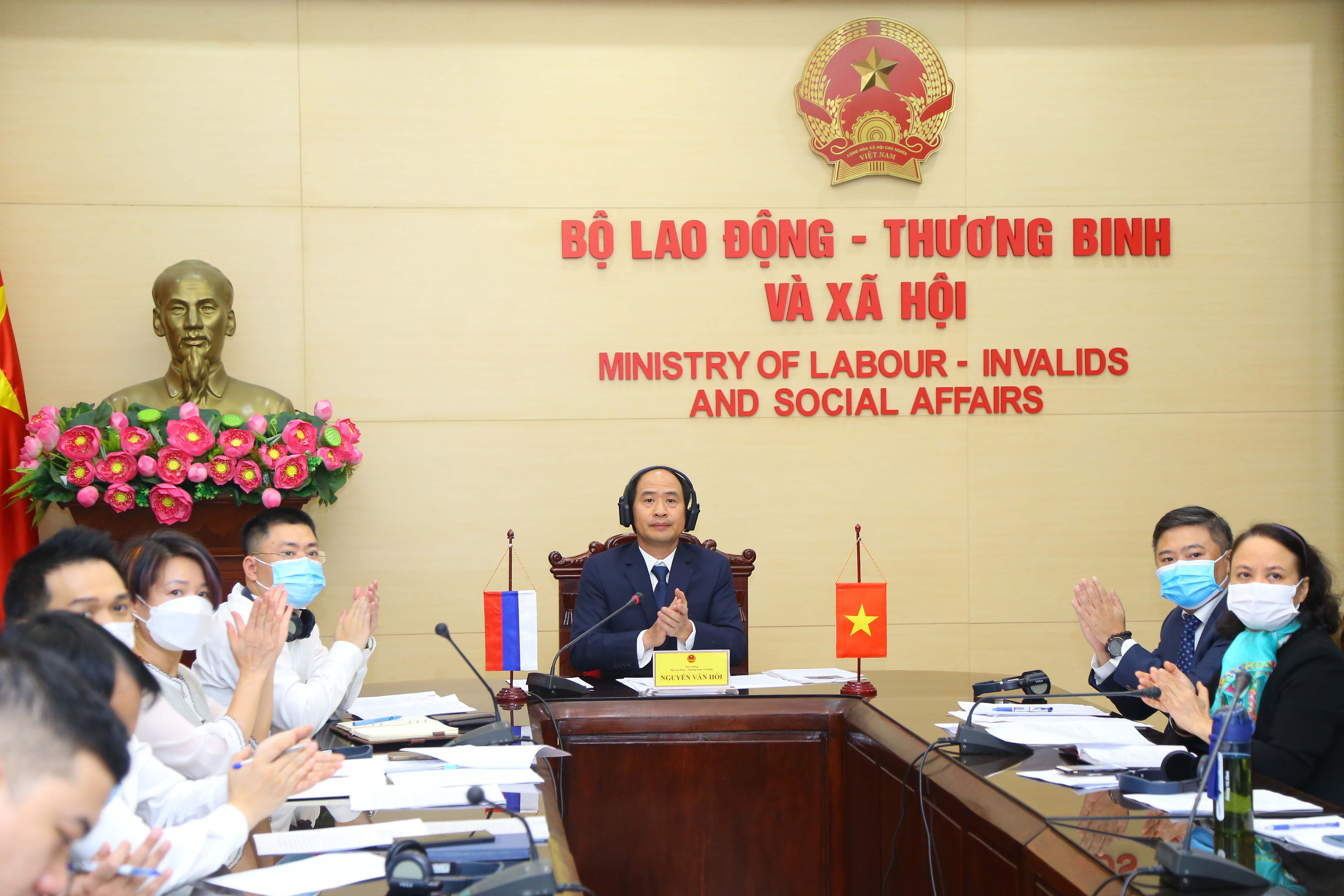 Việt Nam - Liên bang Nga tăng cường hợp tác về lao động