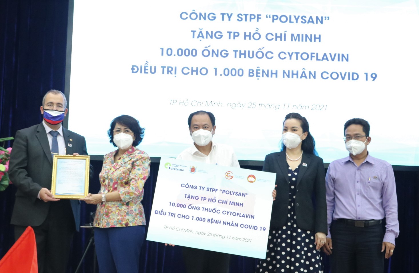 TP Hồ Chí Minh tiếp nhận 10 000 ống thuốc Cytoflavin hỗ trợ điều trị COVID-19