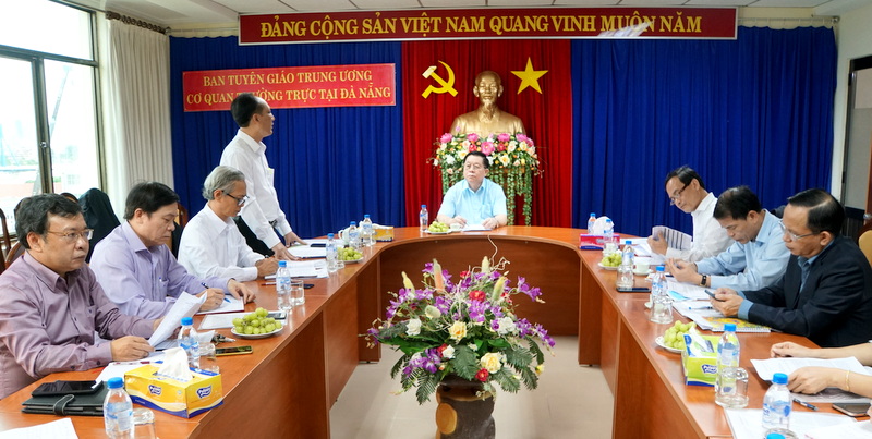 Đồng chí Nguyễn Trọng Nghĩa làm việc với Cơ quan Thường trực Ban Tuyên giáo Trung ương tại Đà Nẵng