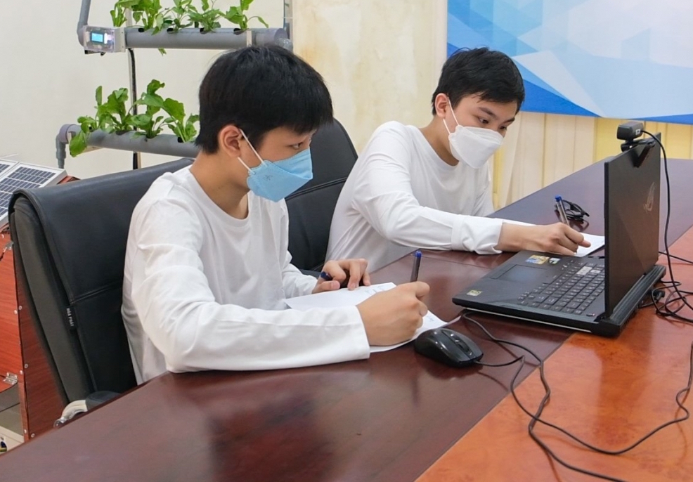 Trao 5 giải Nhất cho thí sinh tham dự Hội thi Tin học trẻ toàn quốc lần thứ XXVII