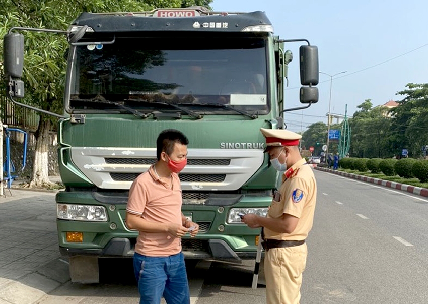 Thái Nguyên tăng cường tuần tra kiểm soát giao thông dịp cuối năm