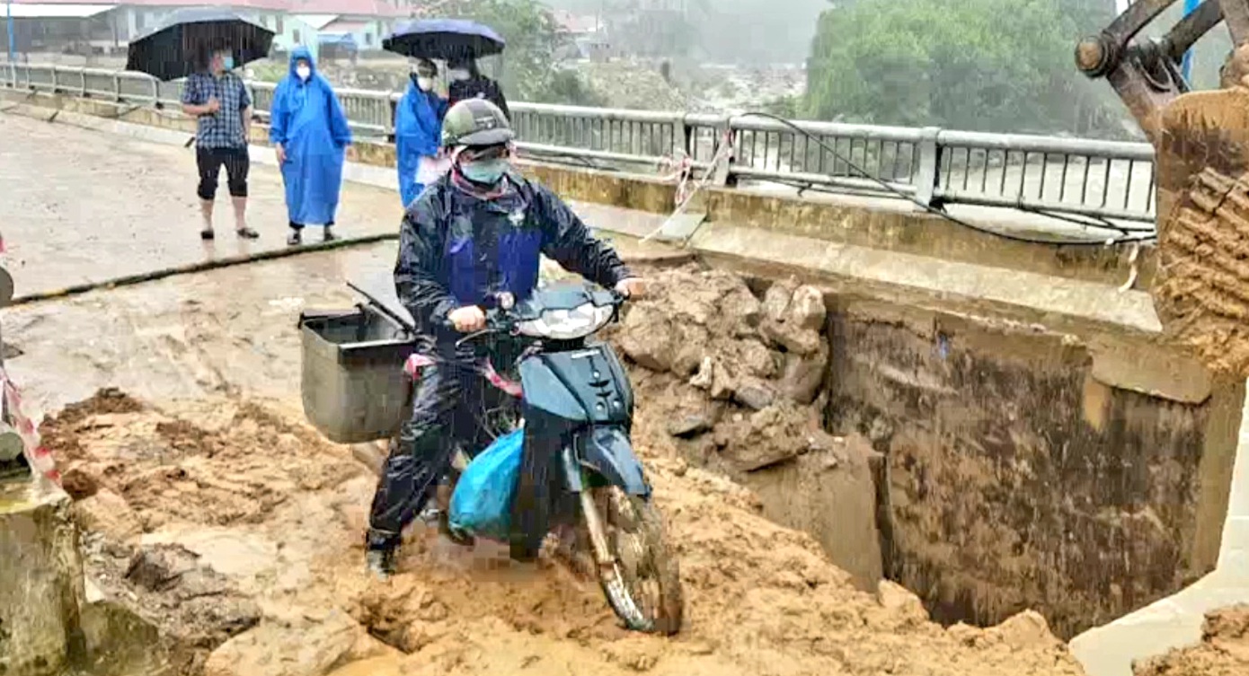 Nam Trà My Quảng Nam nỗ lực khắc phục cô lập sau mưa lũ