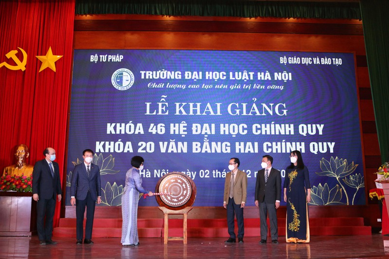 Đại học Luật Hà Nội khai giảng Khoá 46 hệ Đại học chính quy