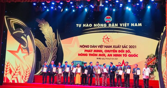 Tôn vinh 63 nông dân tiêu biểu xuất sắc 2021