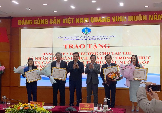 Ngành NN PTNT tích cực hưởng ứng phong trào thi đua yêu nước