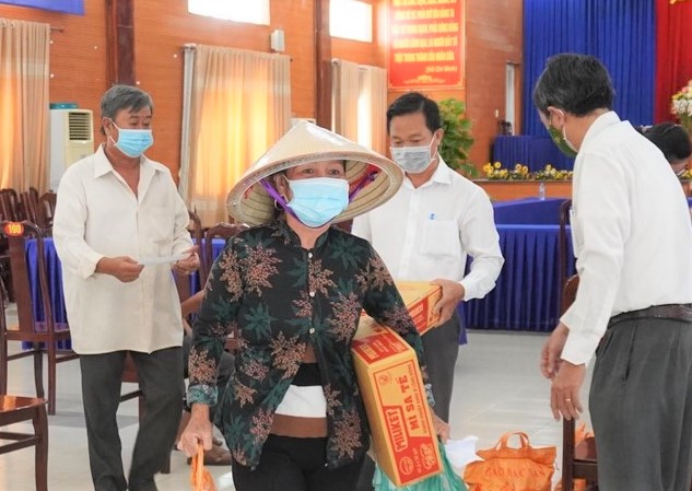 Bình Dương Hỗ trợ hộ nghèo, gia đình có công với cách mạng