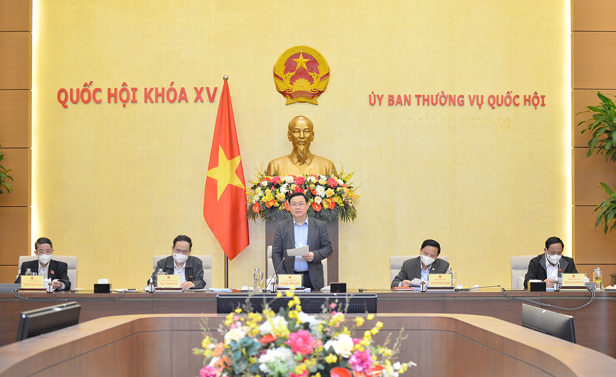 Xem xét một số chính sách đặc cách, đặc thù phòng, chống dịch COVID-19