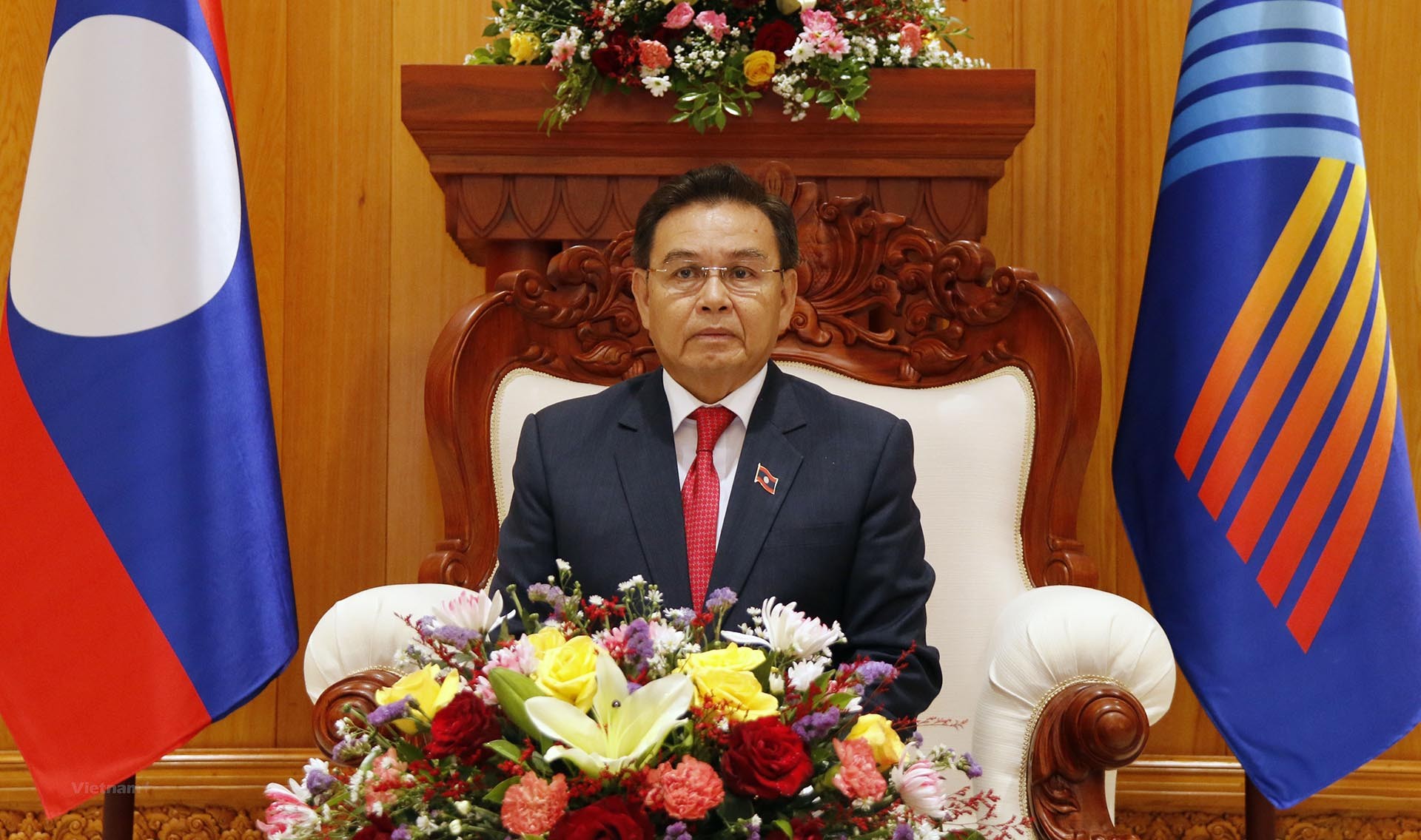 Chủ tịch Quốc hội nước CHDCND Lào thăm chính thức Việt Nam