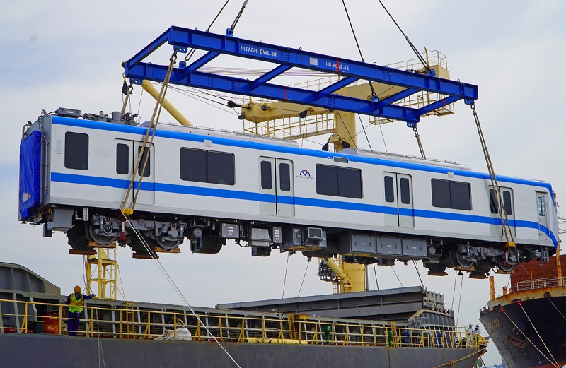 Tàu metro số 1 Bến Thành – Suối Thành cập cảng Khánh Hội