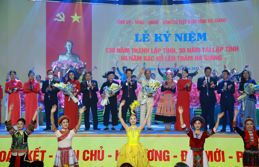 Xây dựng Hà Giang phát triển về thương mại, dịch vụ, du lịch, nông nghiệp