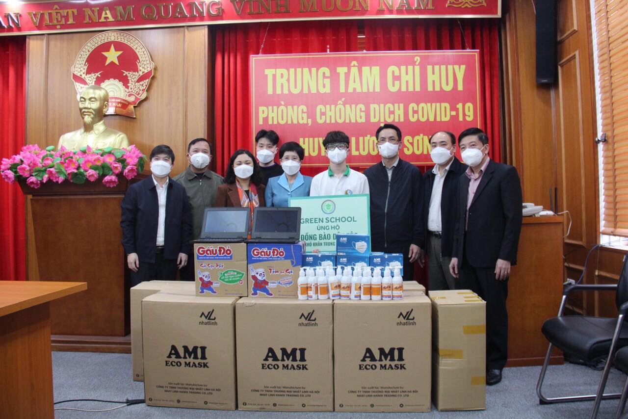 Trao hỗ trợ đồng bào miền núi gặp khó khăn trong dịch COVID-19
