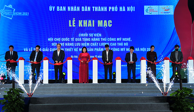 Khai mạc Hội chợ quốc tế Quà tặng hàng thủ công mỹ nghệ Hà Nội 2021