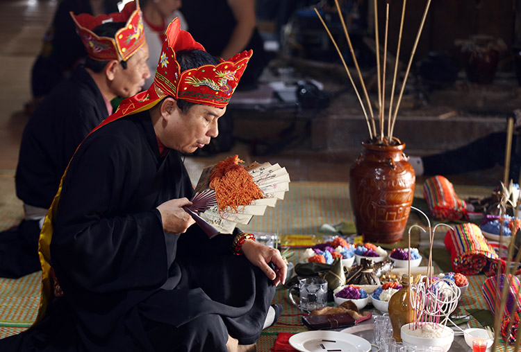 Lễ mát nhà của người Mường