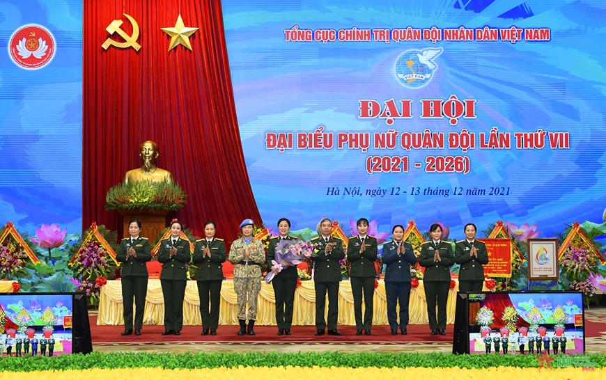 Khẳng định vị trí, vai trò và những đóng góp quan trọng của phụ nữ toàn quân