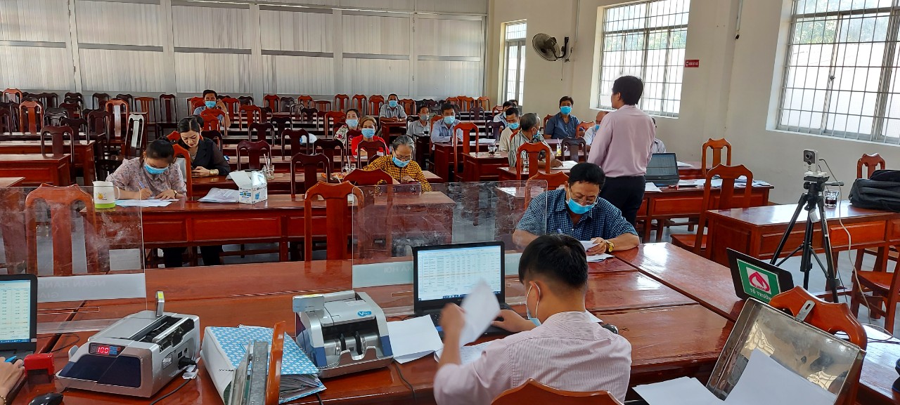 Châu Thành Bổ sung kinh phí nguồn vốn ủy thác cho Ngân hàng Chính sách xã hội