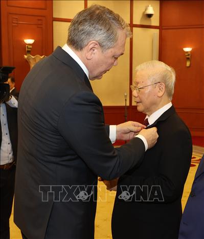 Trao tặng Giải thưởng Lê-nin cho Tổng Bí thư Nguyễn Phú Trọng