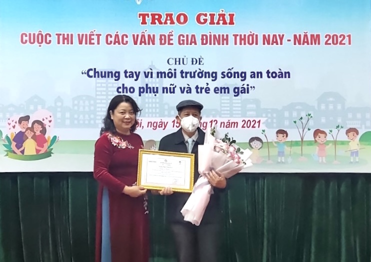 Tác giả 88 tuổi giành giải Nhất cuộc thi viết Các vấn đề gia đình thời nay”