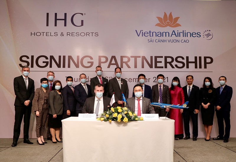 Vietnam Airlines hợp tác với tập đoàn khách sạn hàng đầu thế giới IHG