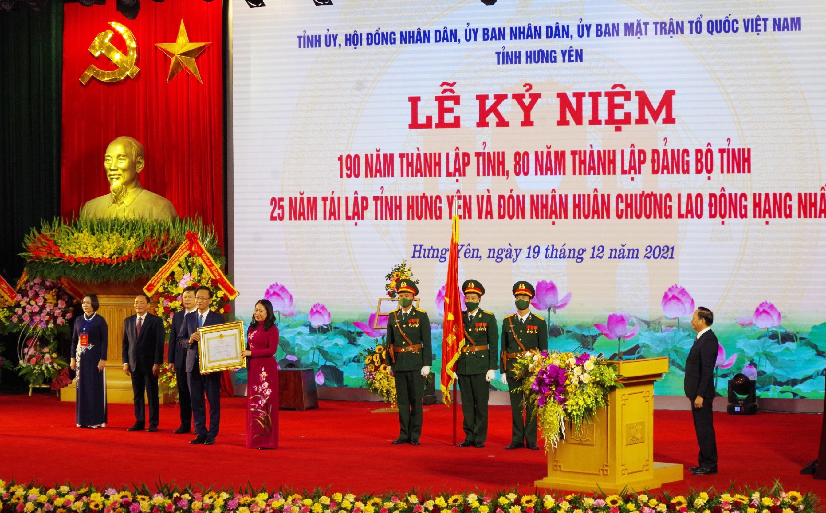 Tỉnh Hưng Yên đón nhận Huân chương Lao động hạng Nhất
