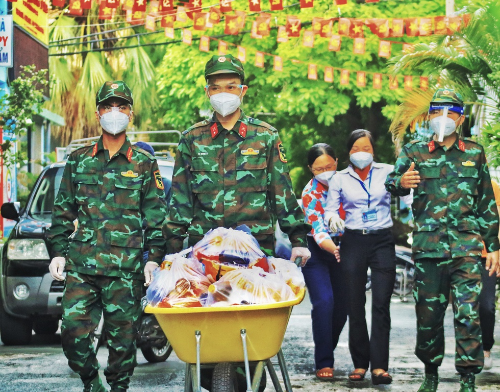 Tỏa sáng phẩm chất Bộ đội Cụ Hồ trong phòng, chống đại dịch COVID-19