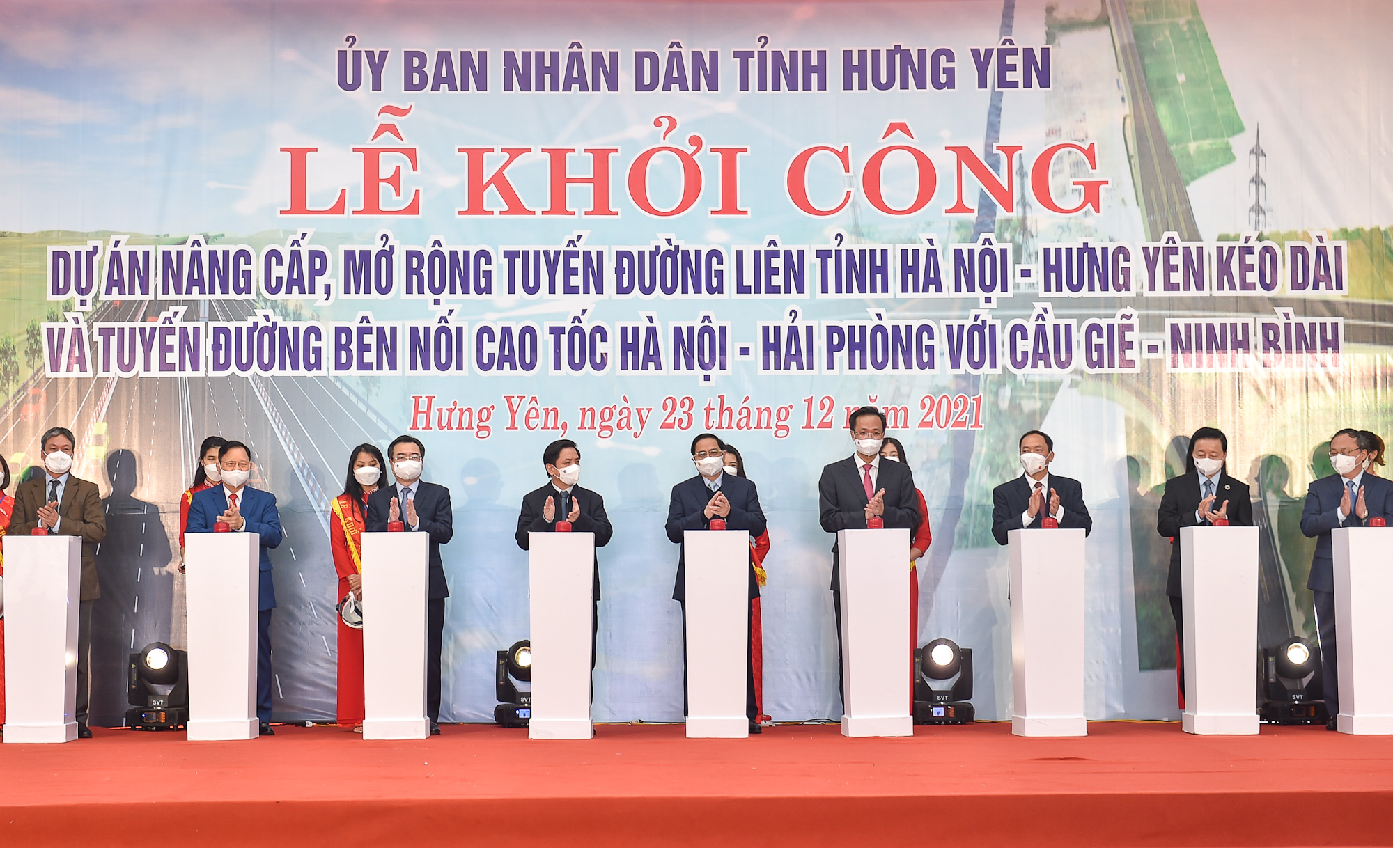 Thủ tướng dự lễ khởi công một số dự án hạ tầng chiến lược tại Hưng Yên