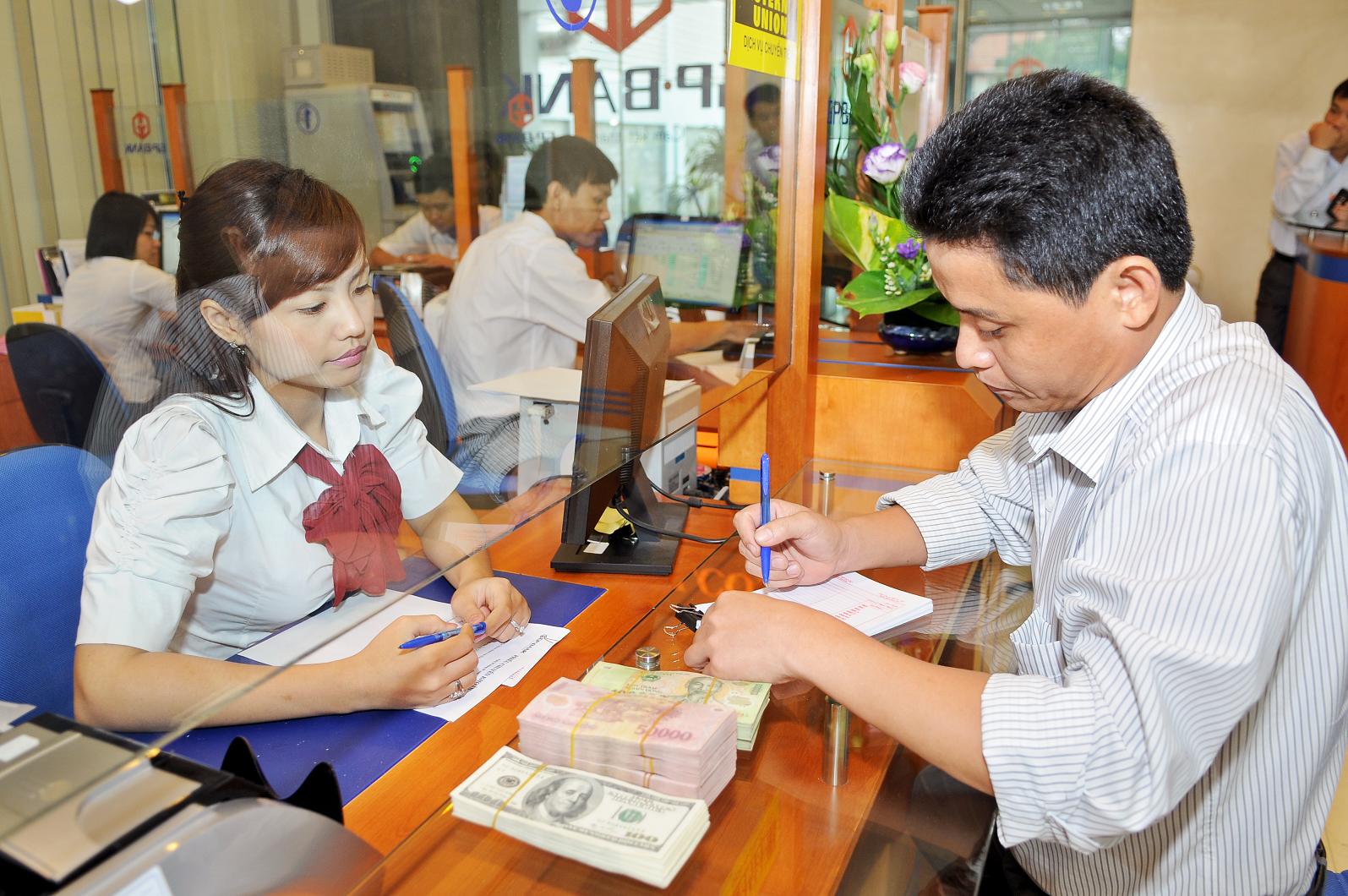 Lãi suất bình quân liên ngân hàng tăng ở hầu hết các kỳ hạn