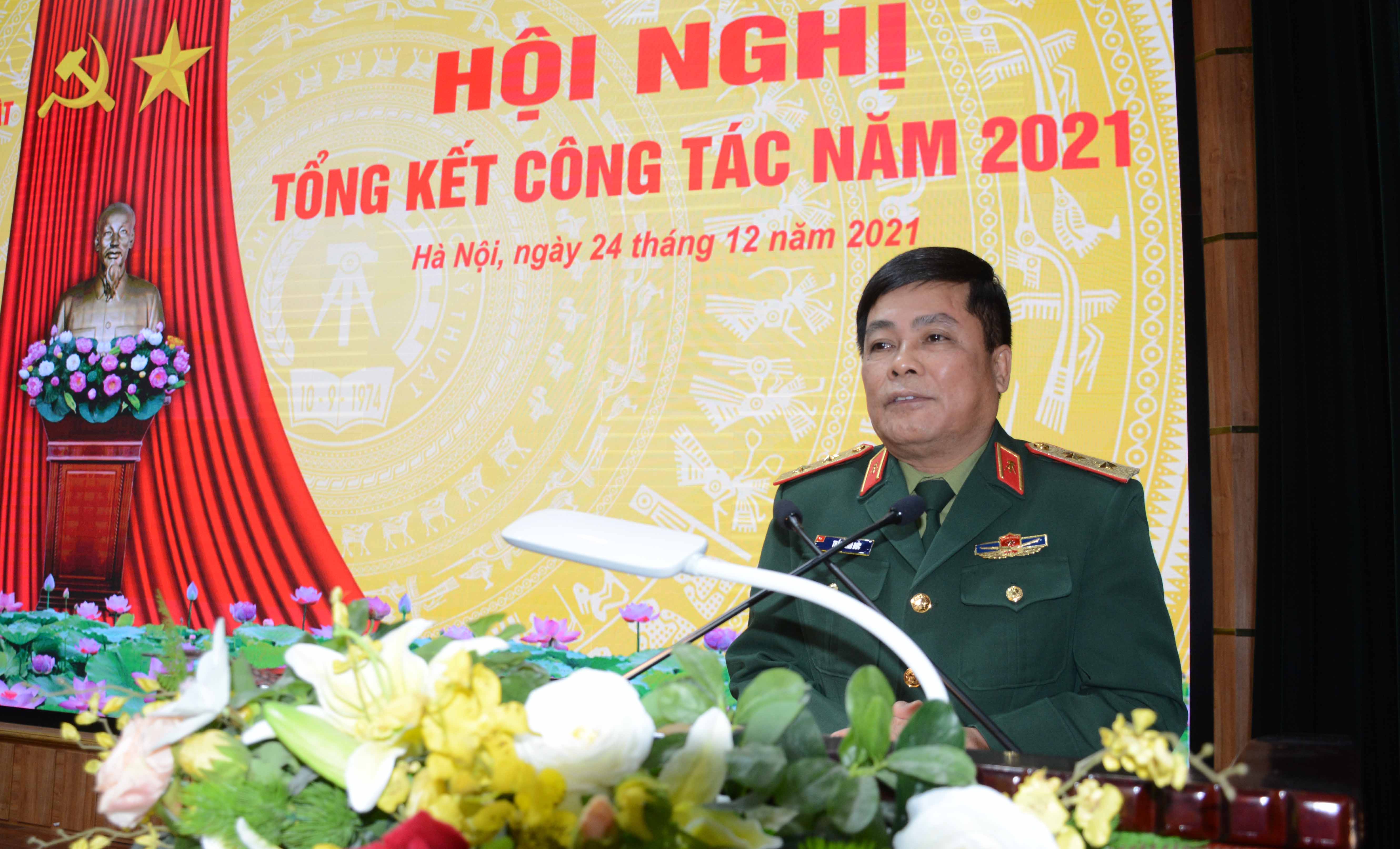 Nâng cao năng lực làm chủ vũ khí trang bị kỹ thuật mới, hiện đại