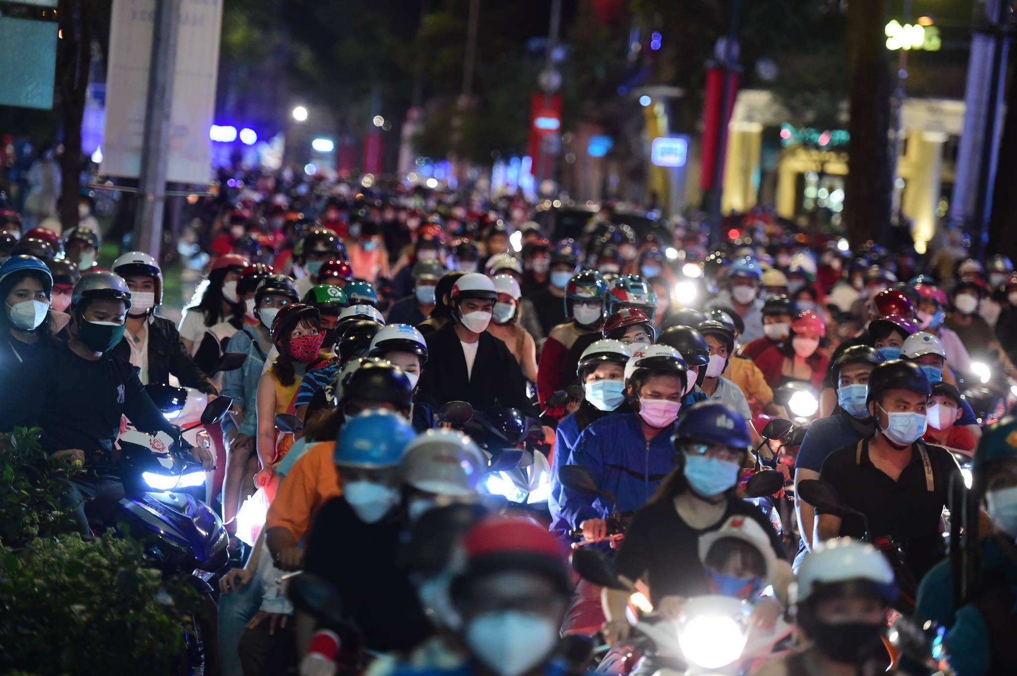 TP Hồ Chí Minh hạn chế tụ tập đông người dịp Tết Dương lịch