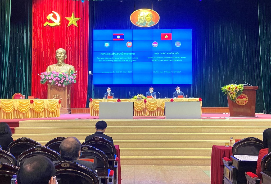 Vai trò của văn hóa, con người đối với sự nghiệp đổi mới và phát triển ở Việt Nam và Lào