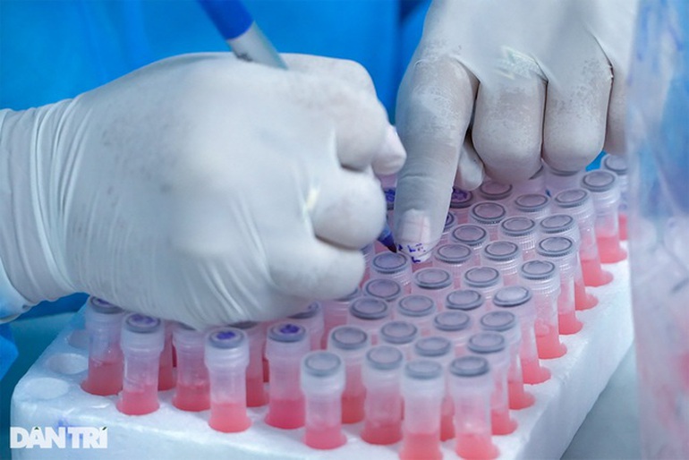 Việt Nam phát hiện ca nhiễm biến chủng Omicron đầu tiên