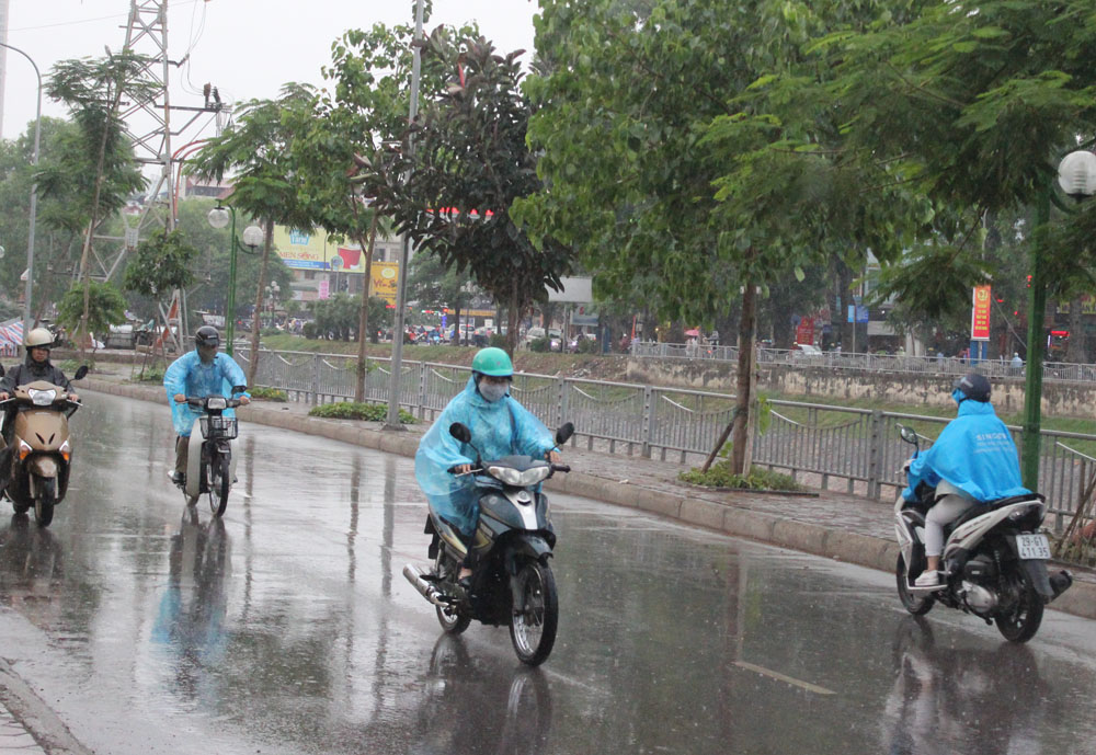 Mưa lũ tiếp diễn ở miền Trung, đề phòng lũ quét, sạt lở đất và ngập úng