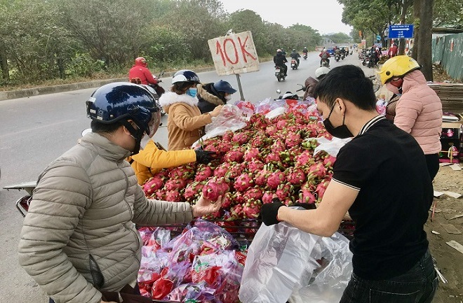 Hà Nội Chia sẻ khó khăn cùng nông dân