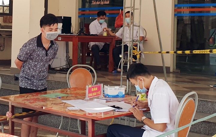 Lào Cai Người đến và về từ vùng đỏ phải thực hiện cách ly tại nhà