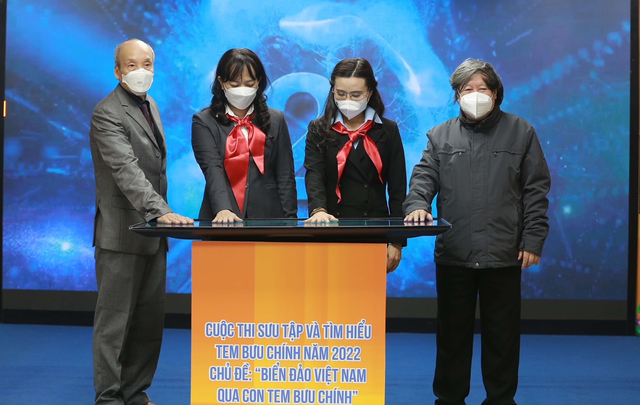 Biển đảo Việt Nam qua con tem bưu chính”