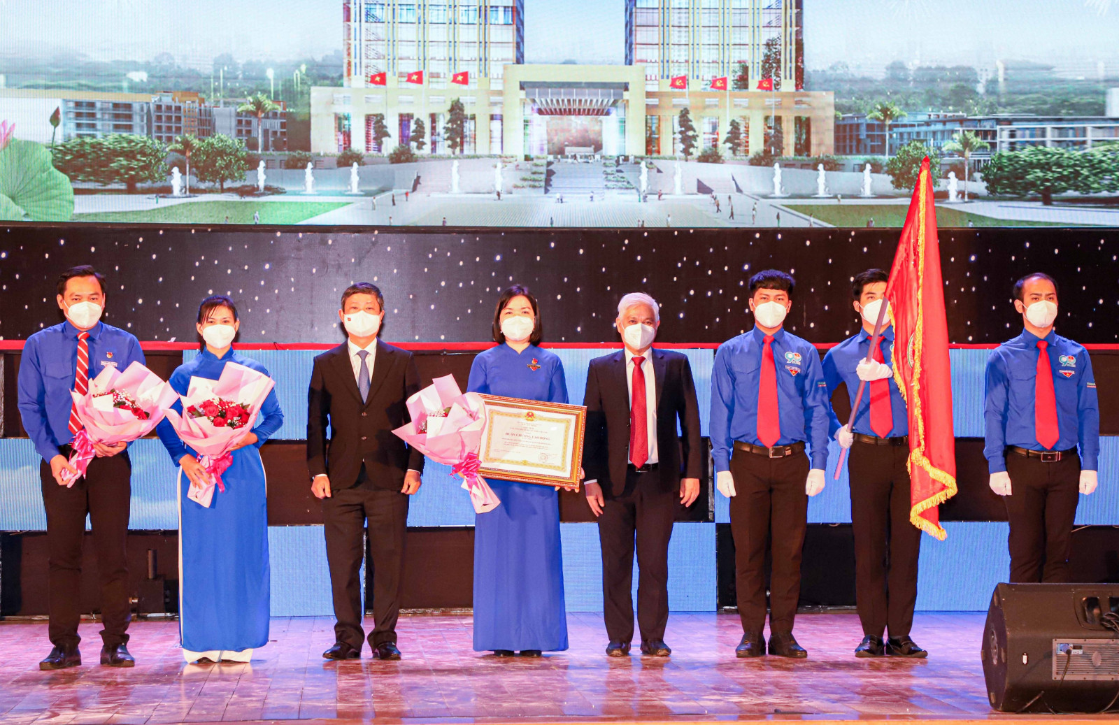 Kỷ niệm 25 năm tái lập tỉnh Bình Dương và chào đón năm mới