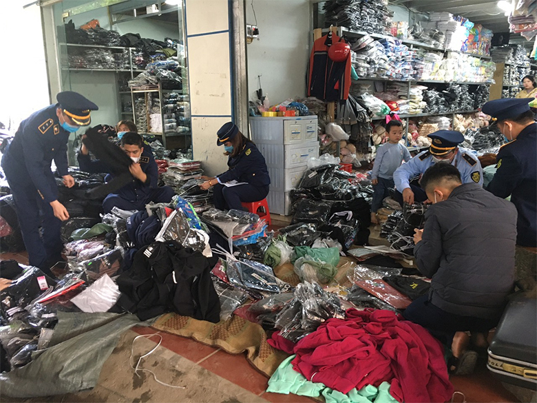 Thu giữ, tiêu hủy số lượng lớn hàng hóa giả mạo các nhãn hiệu