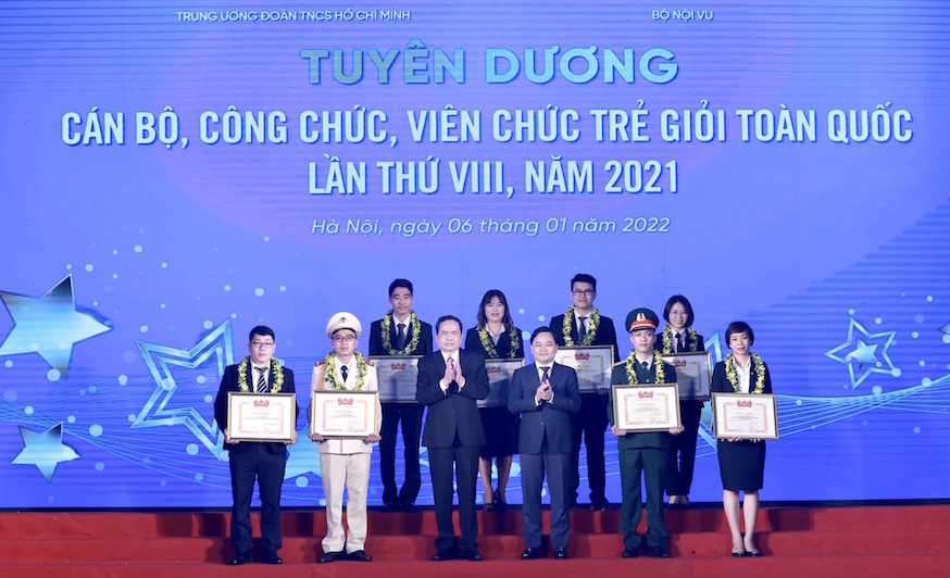 Vinh danh 44 cán bộ, công chức, viên chức trẻ giỏi