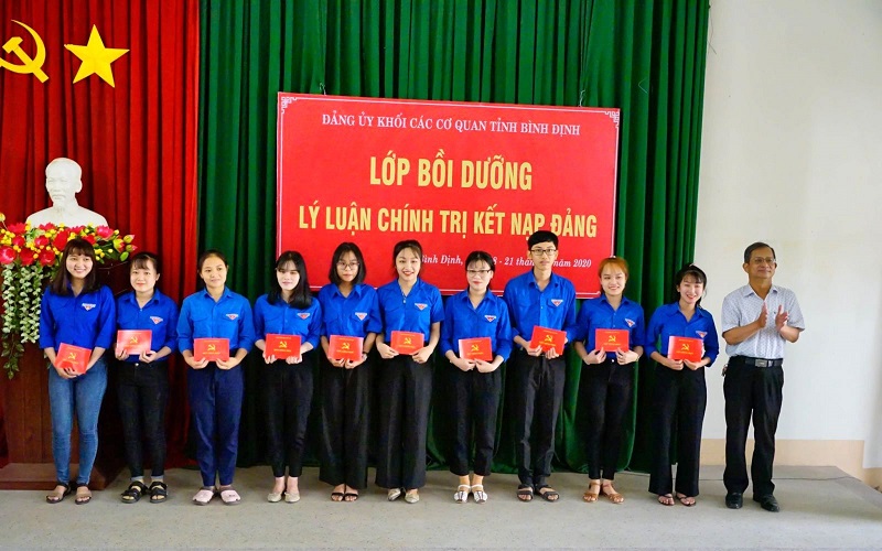 Quan tâm phát triển đảng viên trong sinh viên các trường đại học, cao đẳng