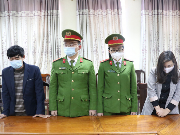 Cấu kết lập công ty “ma” bán hóa đơn, cán bộ thuế bị xử phạt ra sao