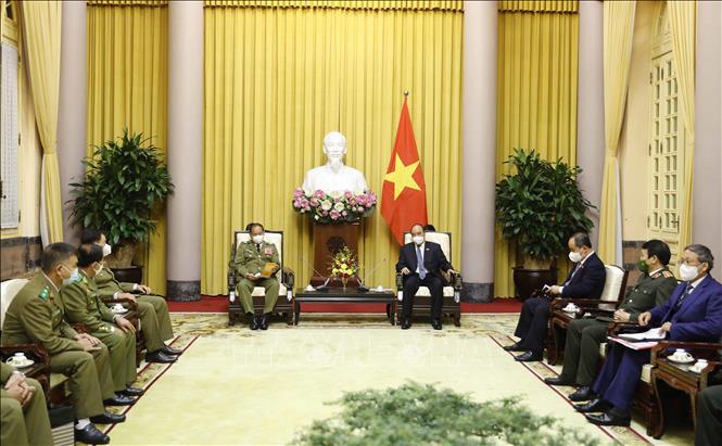 Chủ tịch nước Nguyễn Xuân Phúc tiếp Bộ trưởng Bộ Công an Lào Vilay Lakhamphong