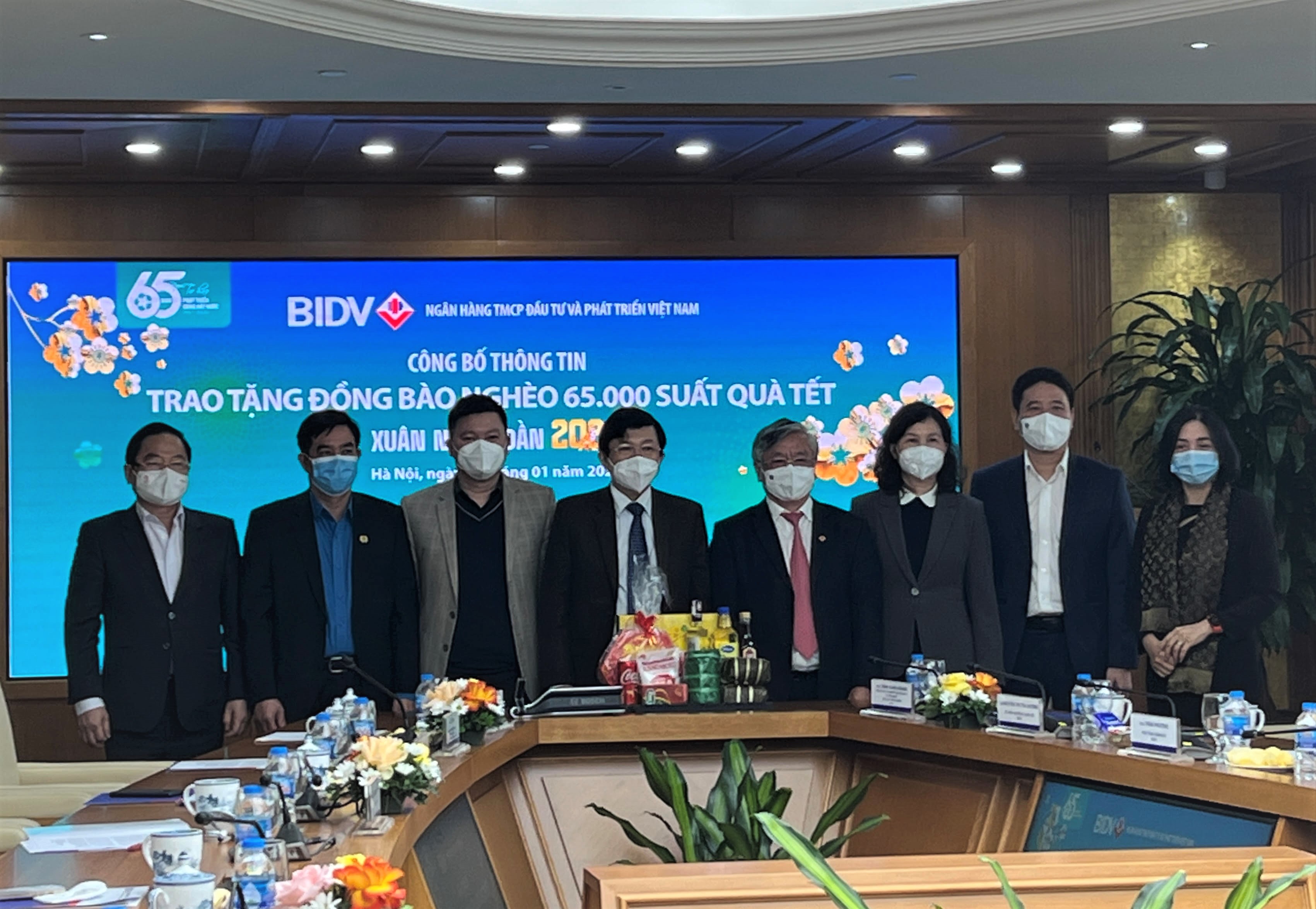 BIDV dành 65 000 phần quà Tết trị giá 32,5 tỷ đồng tặng người nghèo