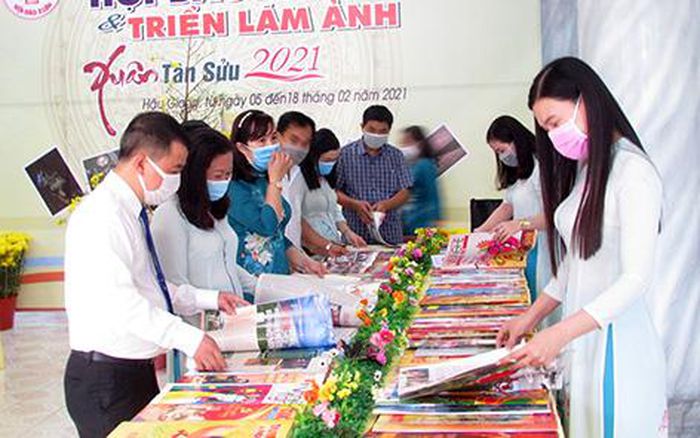 Tổ chức các hoạt động thư viện chào mừng ngày thành lập Đảng và đón Tết Nguyên đán