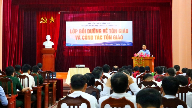Phê duyệt Đề án Bồi dưỡng nghiệp vụ đối với cán bộ, công chức làm công tác tín ngưỡng, tôn giáo
