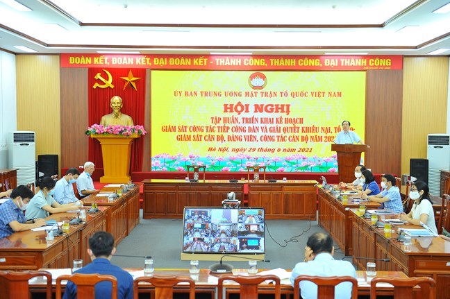 Tăng cường giám sát cán bộ, đảng viên, góp phần xây dựng Đảng trong sạch, vững mạnh