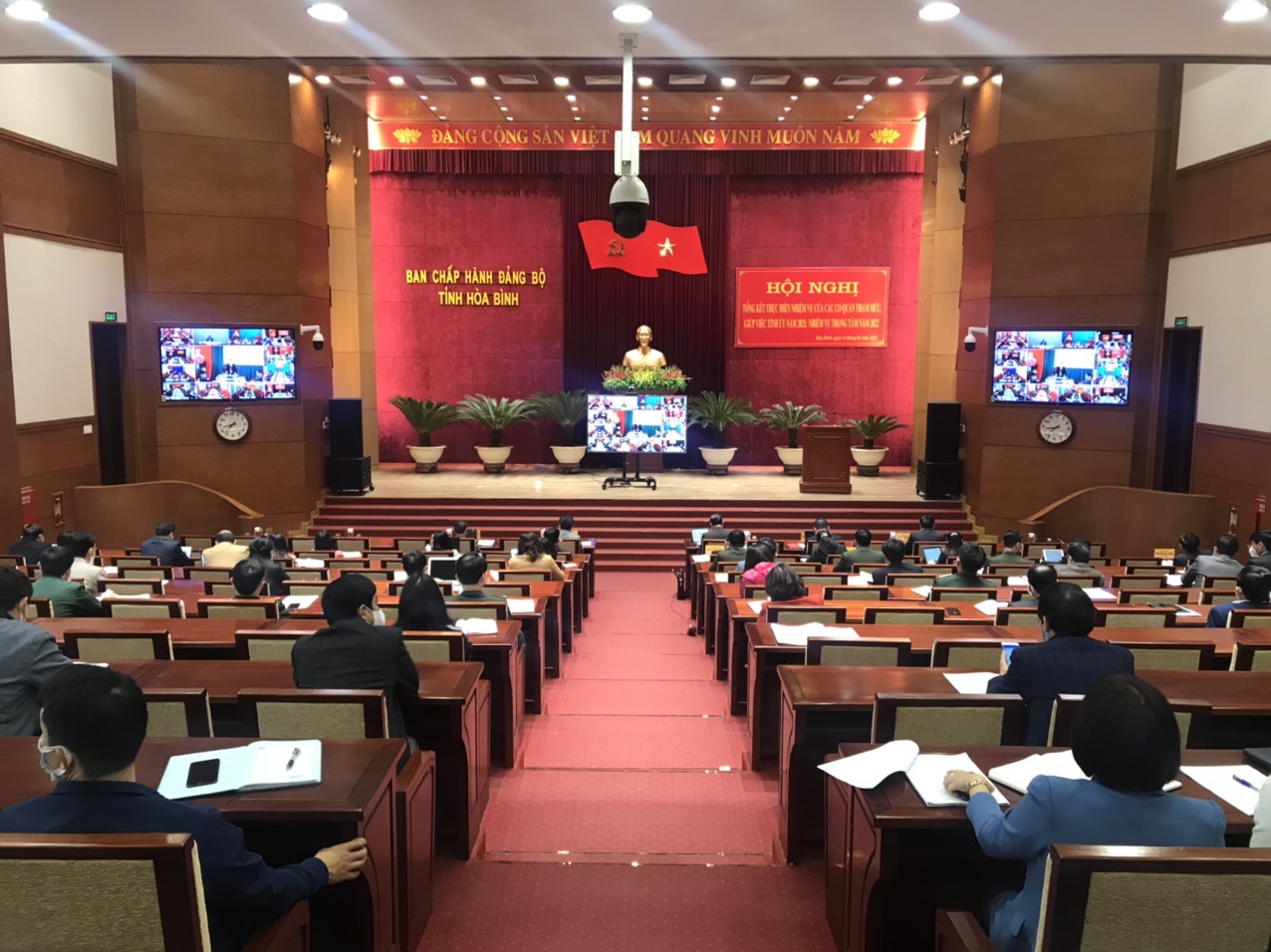 Hoà Bình Các cơ quan tham mưu, giúp việc tập trung hoàn thành tốt nhiệm vụ năm 2022